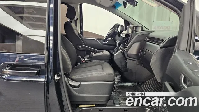 Hyundai Staria — Фото автомобиля 11