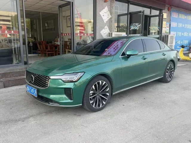 Фотография автомобиля — Volvo S90