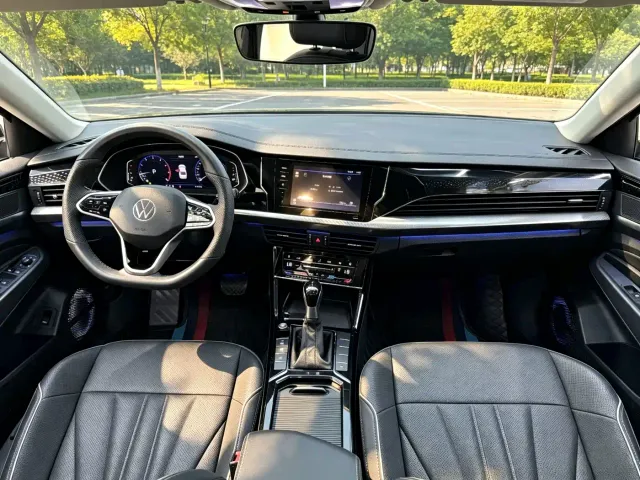 Volkswagen Passat — Фото автомобиля 11
