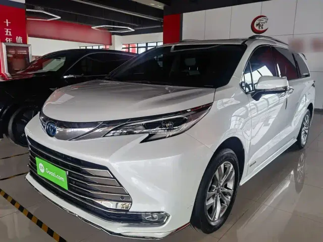 Фотография автомобиля — Toyota Sienna