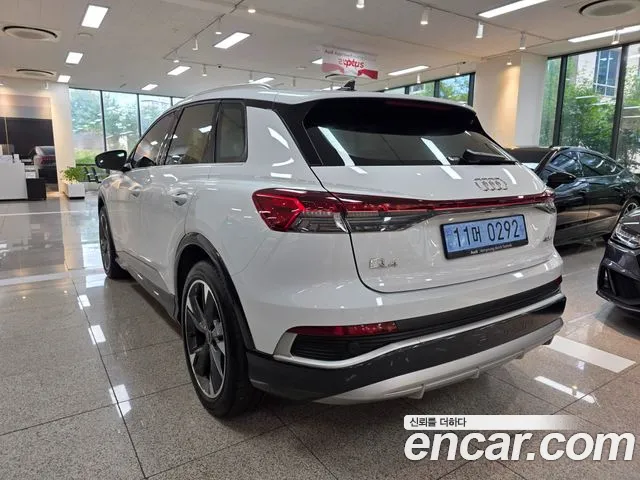 Audi Q4 e-tron F4 — Фото автомобиля 3