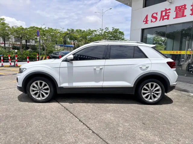 Volkswagen T-Roc — Фото автомобиля 7