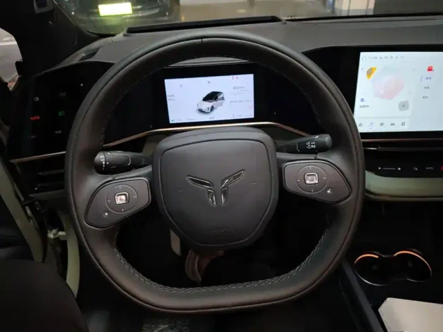 Hongqi EH7 — Фото автомобиля 10