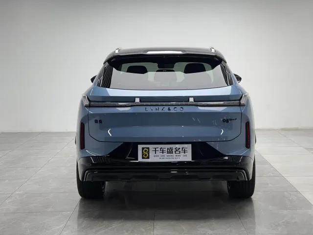 Lynk & Co 08 EM-P — Фото автомобиля 5