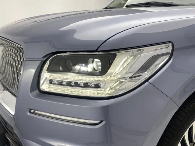 Lincoln Navigator — Фото автомобиля 9