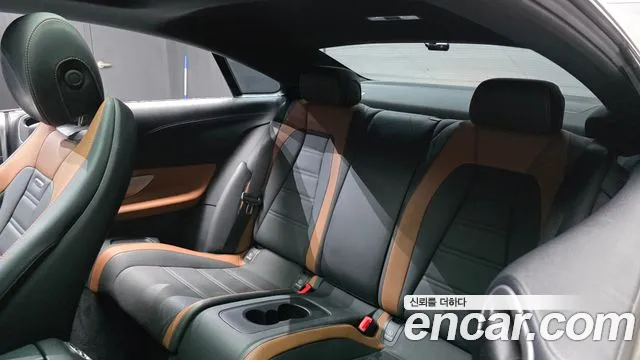 Mercedes-Benz E-Class — Фото автомобиля 8