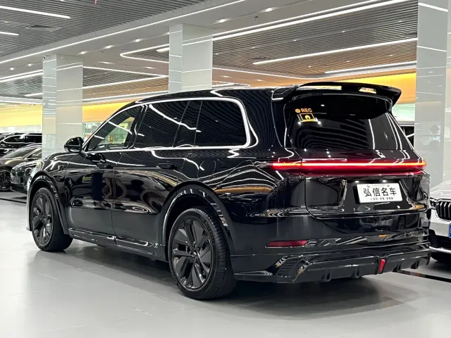 Li Auto L9 — Фото автомобиля 19