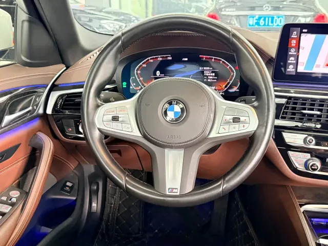 BMW 5 Series — Фото автомобиля 10