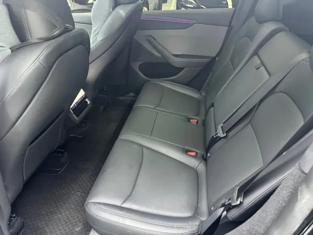 Tesla Model Y — Фото автомобиля 7