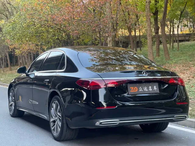 Mercedes-Benz E-Class — Фото автомобиля 14