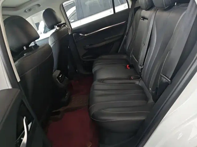 Roewe RX5 Max — Фото автомобиля 16