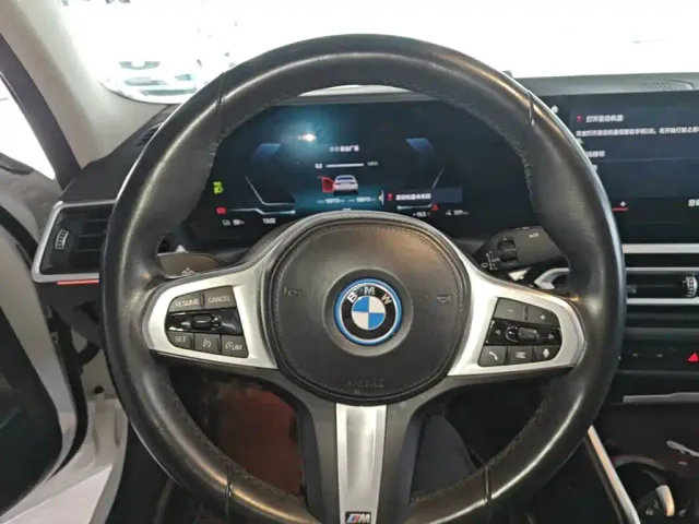 BMW i3 — Фото автомобиля 10