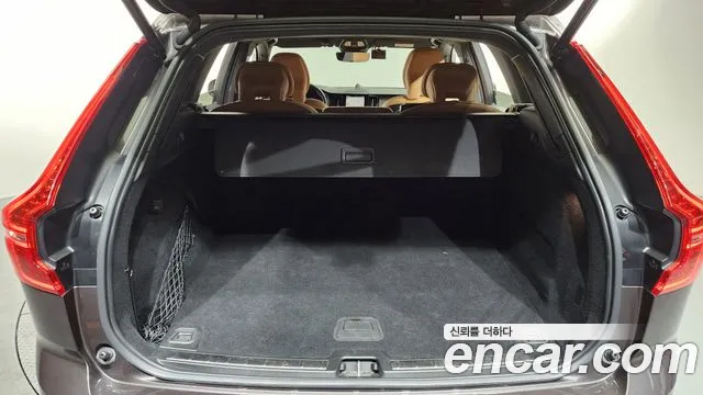 Вольво XC60 — Фото автомобиля 17