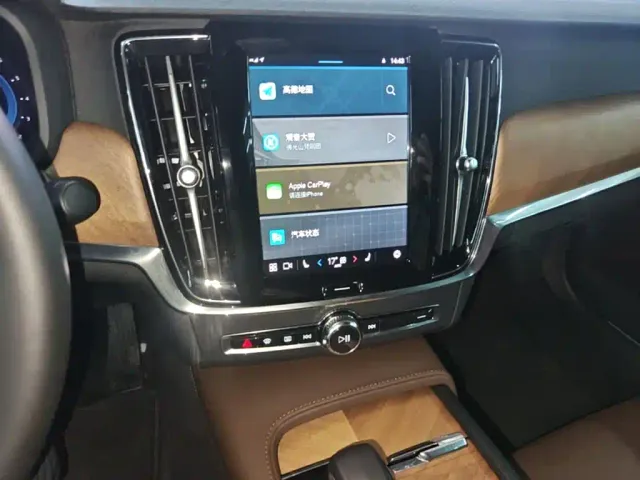 Volvo S90 — Фото автомобиля 12
