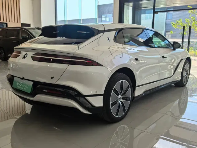 Denza Z9GT — Фото автомобиля 3