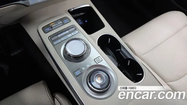 Genesis GV70 — Фото автомобиля 12