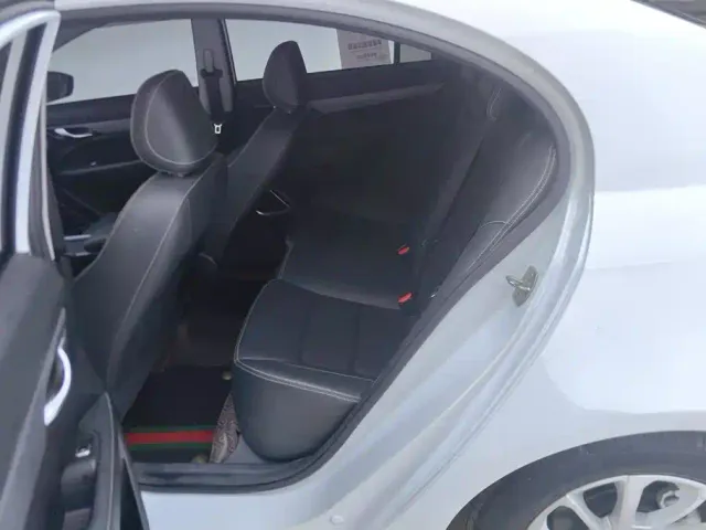 Geely Emgrand — Фото автомобиля 11