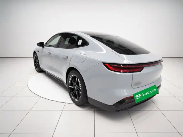 Geely Galaxy E8 — Фото автомобиля 4