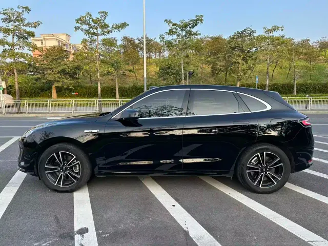 Aito M5 — Фото автомобиля 16