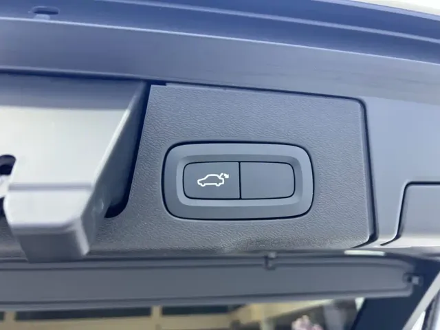 Volvo XC60 — Фото автомобиля 22