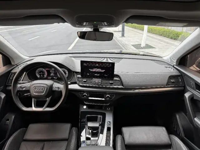 Audi Q5L — Фото автомобиля 5