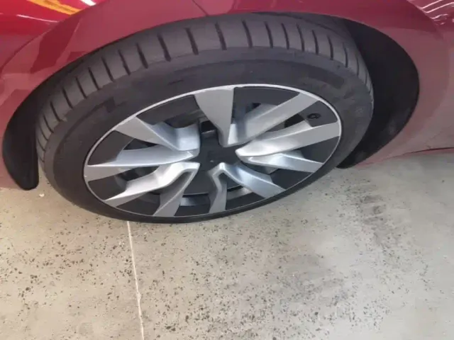 Tesla Model 3 — Фото автомобиля 22
