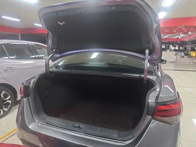 Nissan Sylphy — Фото автомобиля 18