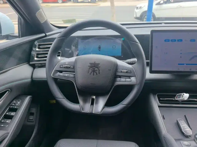 BYD Qin L — Фото автомобиля 10