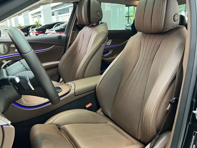Mercedes-Benz E-Class — Фото автомобиля 9