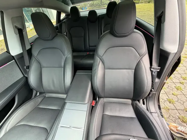 Tesla Model 3 — Фото автомобиля 16
