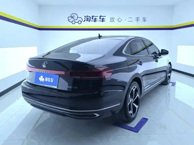 Volkswagen Passat — Фото автомобиля 3