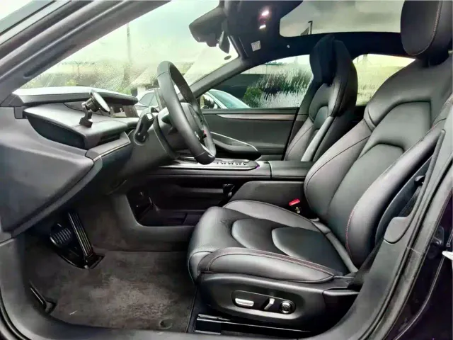 Xiaomi SU7 — Фото автомобиля 12