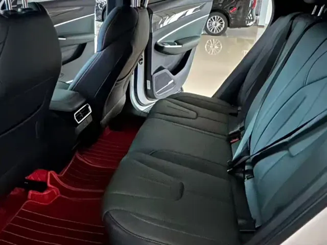 Geely Boyue — Фото автомобиля 7