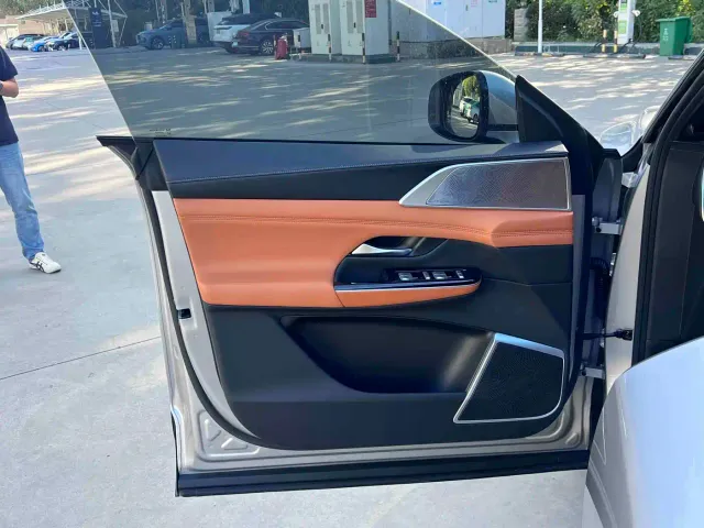 Xpeng G9 — Фото автомобиля 6