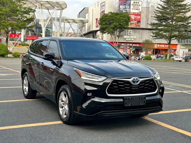 Toyota Highlander — Фото автомобиля 6