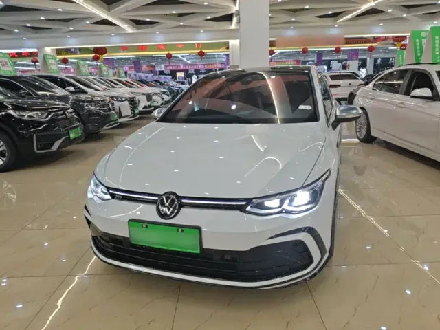 Фотография автомобиля — Volkswagen Golf