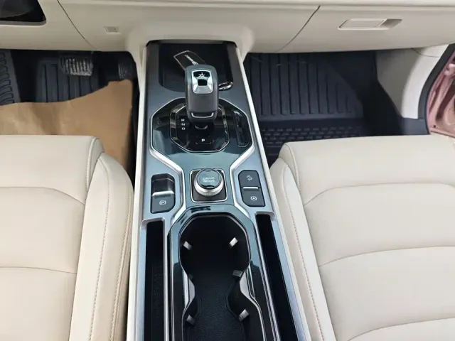 Geely ICON — Фото автомобиля 8