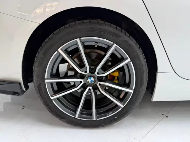 BMW 3 Series — Фото автомобиля 8