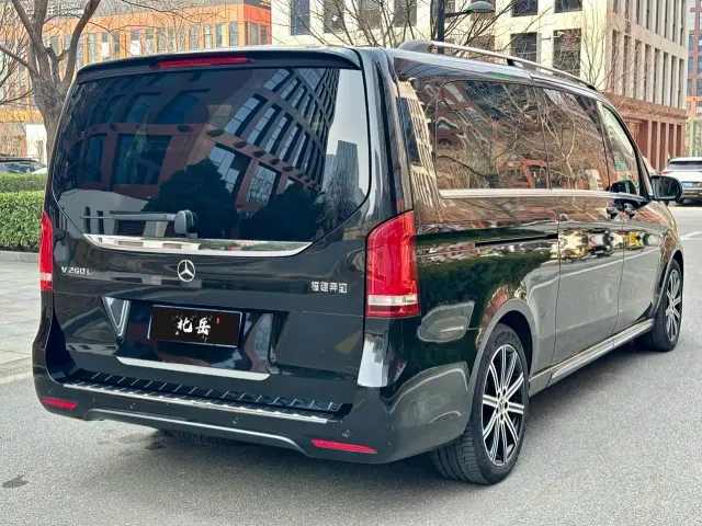 Mercedes-Benz V-Class — Фото автомобиля 6