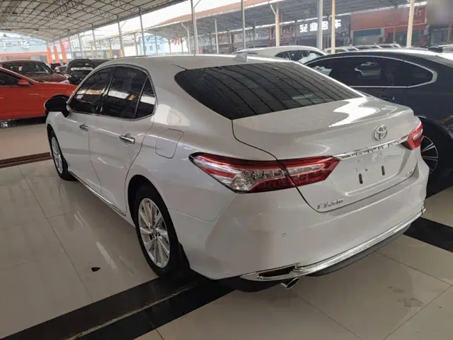 Toyota Camry — Фото автомобиля 4