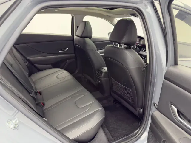 Hyundai Elantra — Фото автомобиля 23