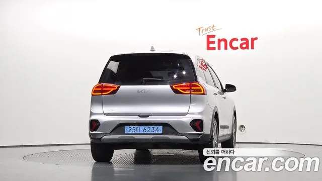 Kia Niro — Фото автомобиля 3