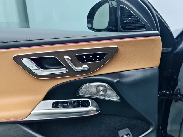 Mercedes-Benz E-Class — Фото автомобиля 5