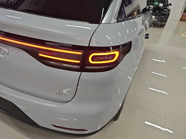 Leapmotor C11 — Фото автомобиля 7