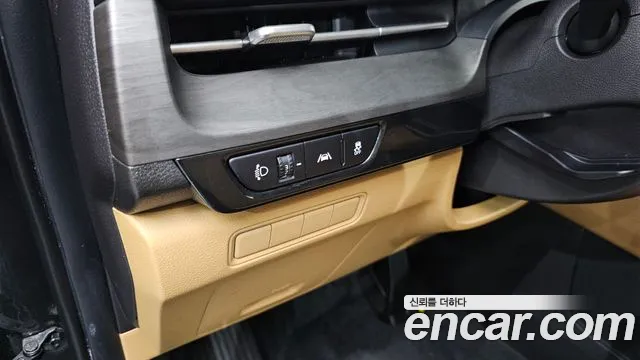 Kia Carnival Generation 4 — Фото автомобиля 16