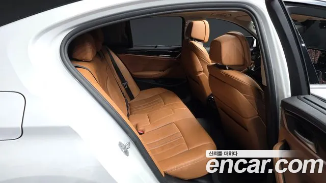 BMW 5-Series — Фото автомобиля 12