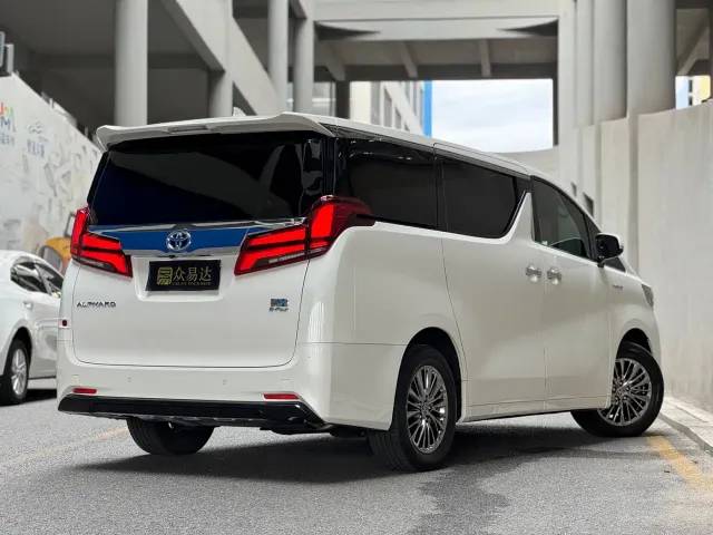 Toyota Alphard — Фото автомобиля 2
