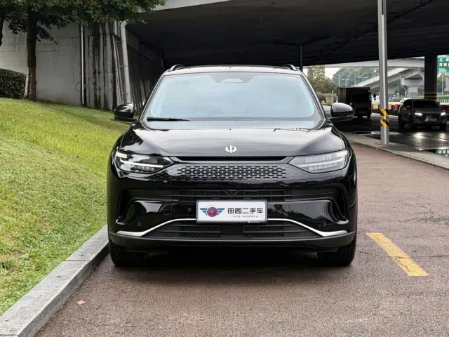 Leapmotor C11 — Фото автомобиля 2
