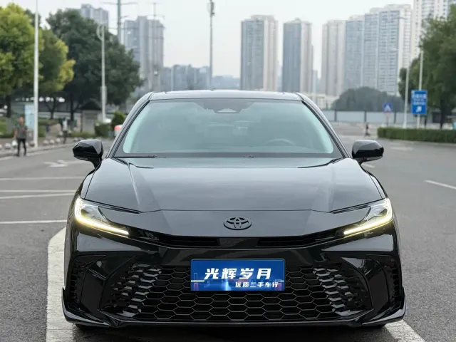 Toyota Camry — Фото автомобиля 2