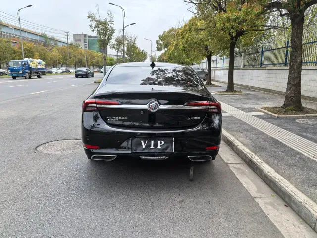 Buick LaCrosse — Фото автомобиля 6